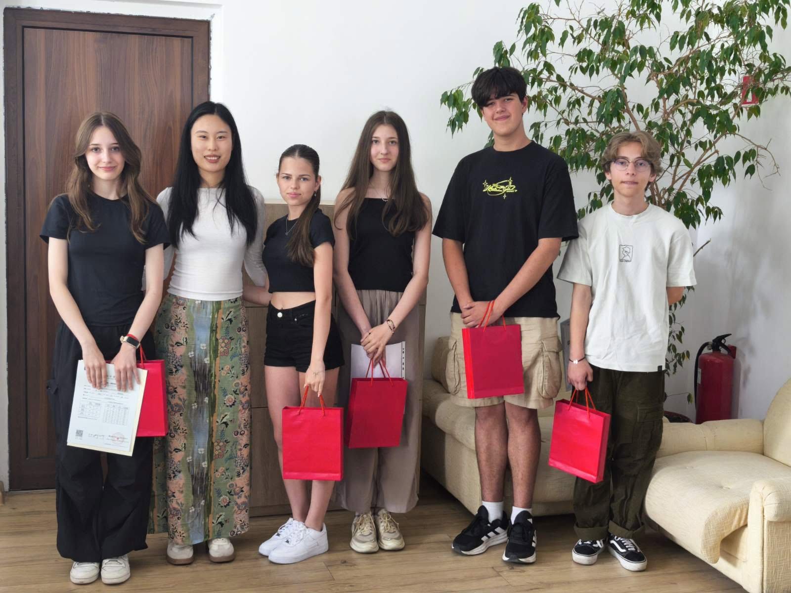 Ученици с HSK сертификат
